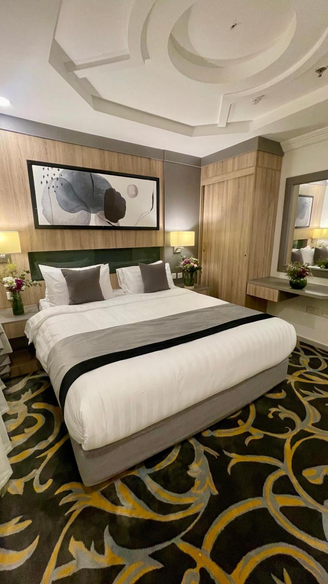 Laten Suites Prince Sultan Jeddah Ngoại thất bức ảnh