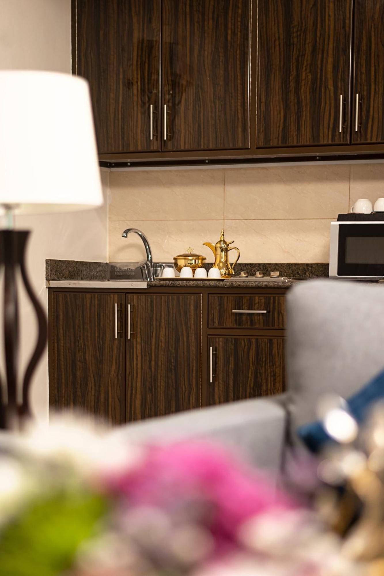 Laten Suites Prince Sultan Jeddah Ngoại thất bức ảnh