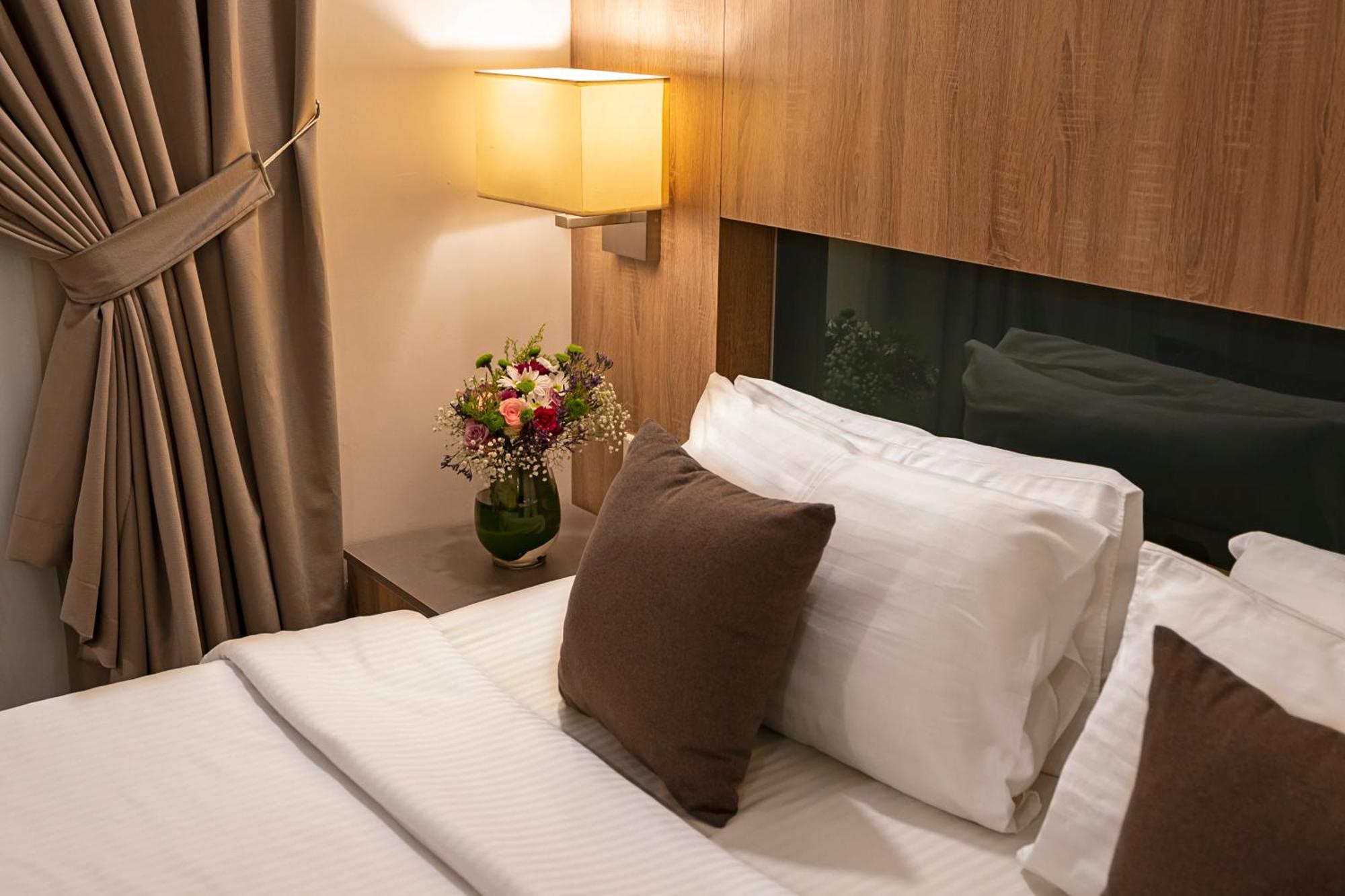Laten Suites Prince Sultan Jeddah Ngoại thất bức ảnh
