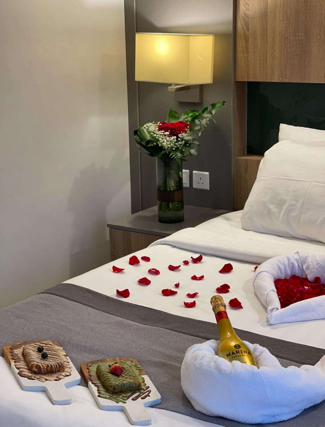 Laten Suites Prince Sultan Jeddah Ngoại thất bức ảnh